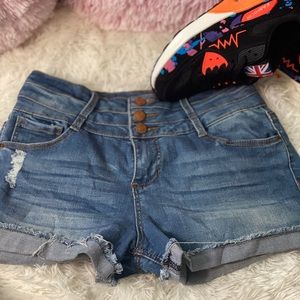 Thrift store find. Has been washed 🧼